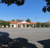 Bishops Lodge Narrandera - Accommodation in Bendigo