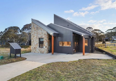 Blackout - Accommodation in Bendigo 0