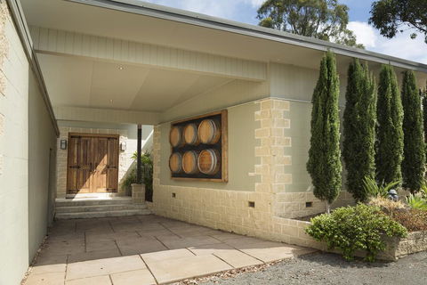 Blue Cliff Retreat - Accommodation in Bendigo 3