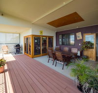 Blue Water Retreat - Upstairs - Accommodation in Bendigo