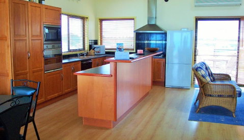 Boathouse Holiday House - Accommodation in Bendigo 1