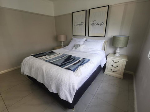 Three Bedrooms House - Accommodation in Bendigo 0