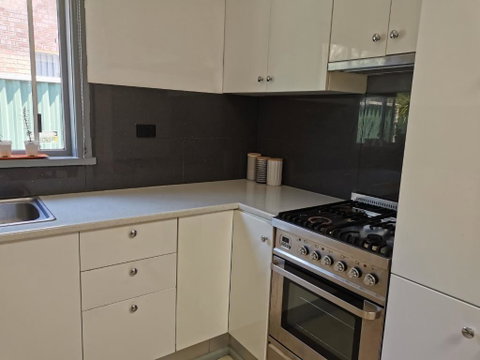 Three Bedrooms House - Accommodation in Bendigo 3