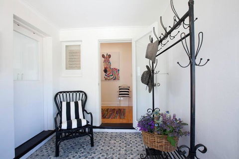 THE WHITE HOUSE Luxury Villa Embedded In History - Accommodation in Bendigo 1