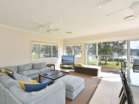 Wangi Lakehouse - Accommodation in Bendigo 1