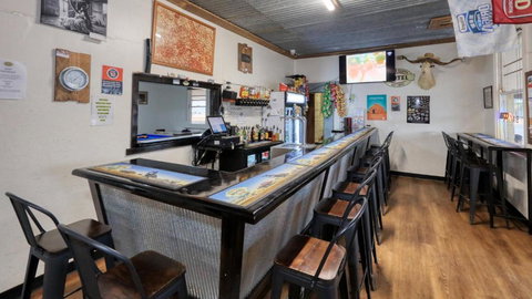 White Cliffs Hotel - Accommodation in Bendigo 1