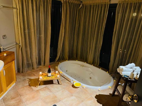 Woodlands Rainforest Retreat - Accommodation in Bendigo 1