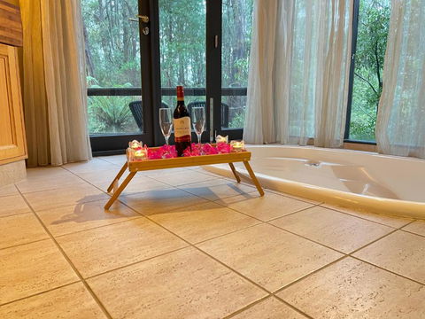 Woodlands Rainforest Retreat - Accommodation in Bendigo 3