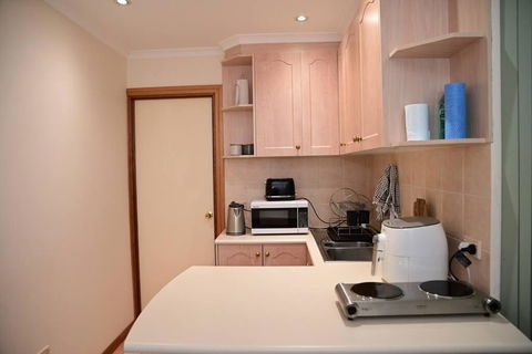 Spacious Studio In AliceSprings QueenBed+KSAirbed - Accommodation in Bendigo 2