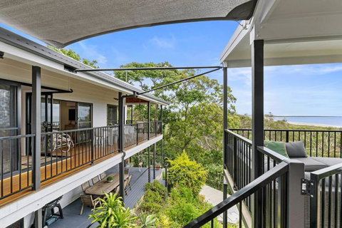 YARABIN - Luxury Home With Ocean Views - Accommodation in Bendigo 3