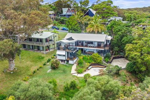 YARABIN - Luxury Home With Ocean Views - Accommodation in Bendigo 2
