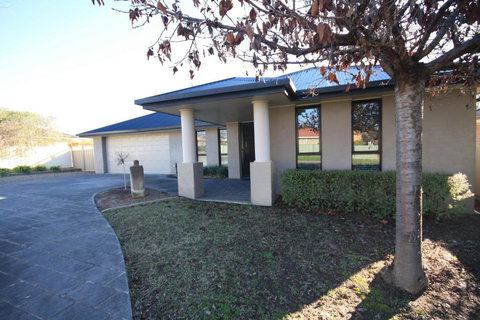 Yass Valley Stays - Easy Self Check-in - Accommodation in Bendigo 0