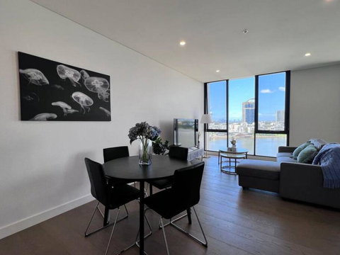 Your Luxury Weekend Getaway In Wentworth Point - Accommodation in Bendigo 3