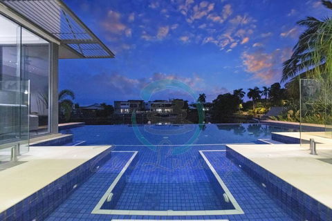 ZenLux: 4BR Bayview Mansion Infinity Pool + Cinema - Accommodation in Bendigo 1