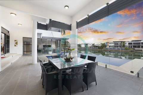 ZenLux: 4BR Bayview Mansion Infinity Pool + Cinema - Accommodation in Bendigo 3