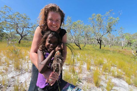 Gay-Wu Woman's 5 Day Yolngu Homeland Tour - Accommodation in Bendigo 1