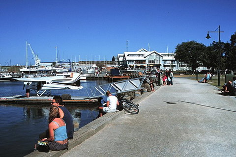 Melbourne City And Williamstown Ferry Cruise - Accommodation in Bendigo 2