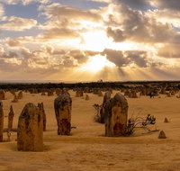 Pinnacle Desert Sunset and Night-time Stargazing Tour from Perth